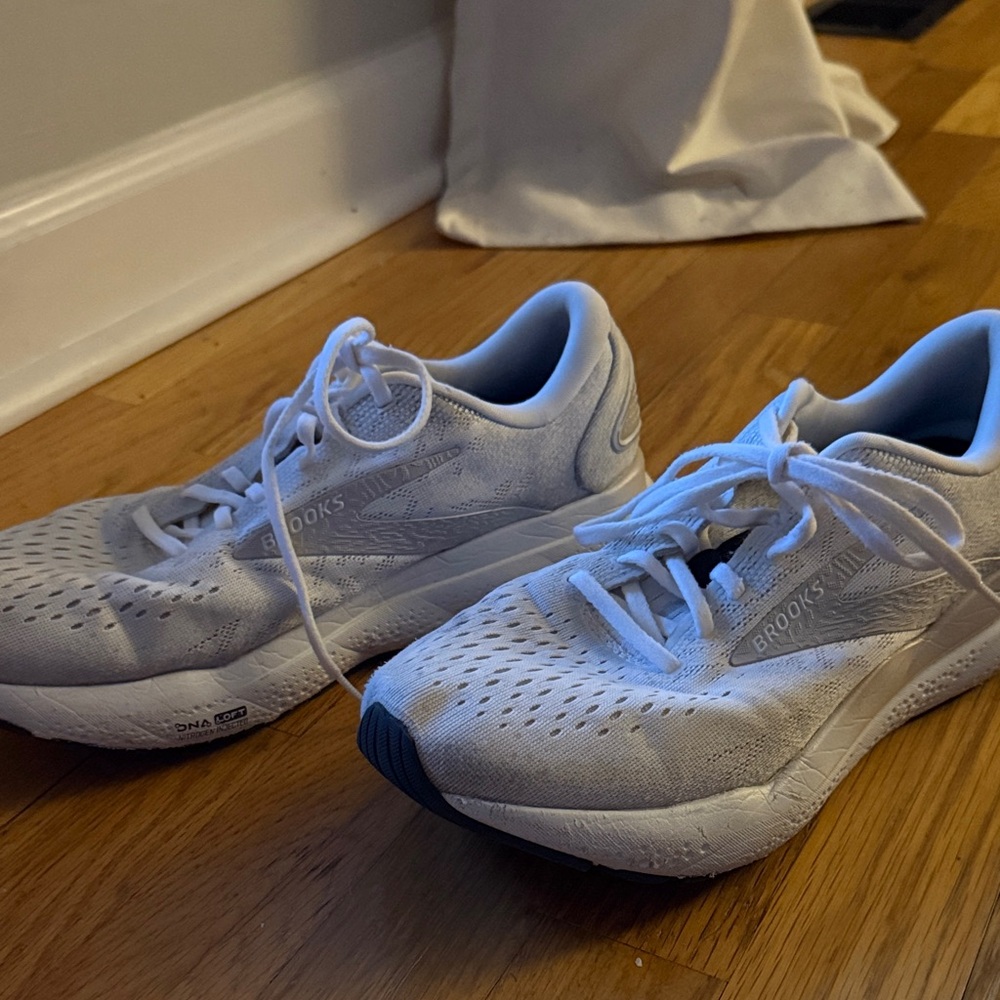 Brooks Men’s white Athletic Shoes - Picture 3 of 4